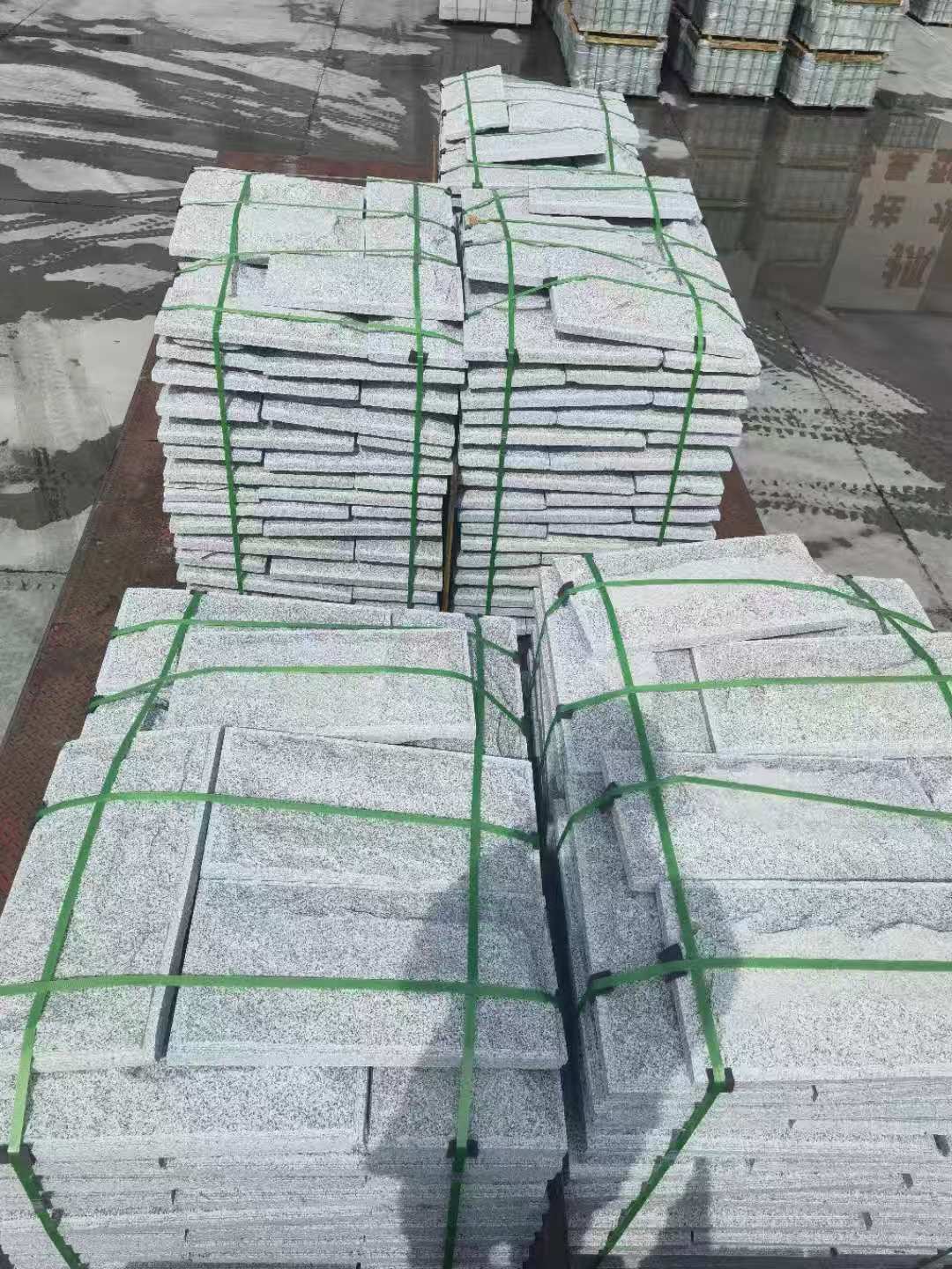 哈密 芝麻白蘑菇石装车出货