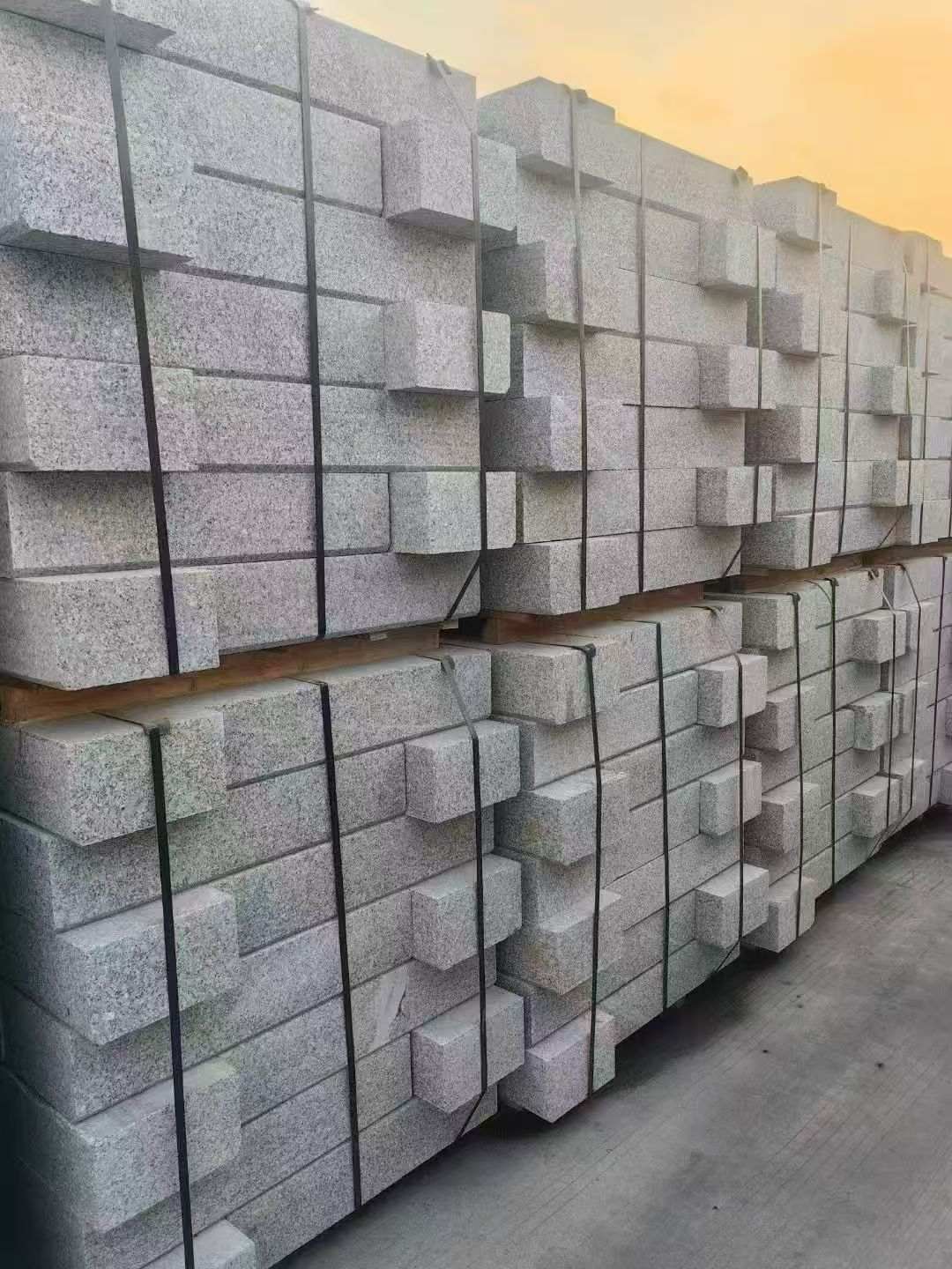 哈密 芝麻白路沿石