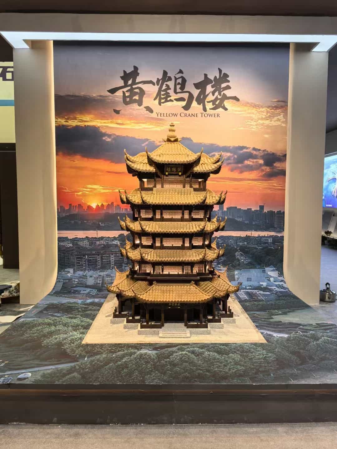 哈密仿古石文创作品-黄鹤楼