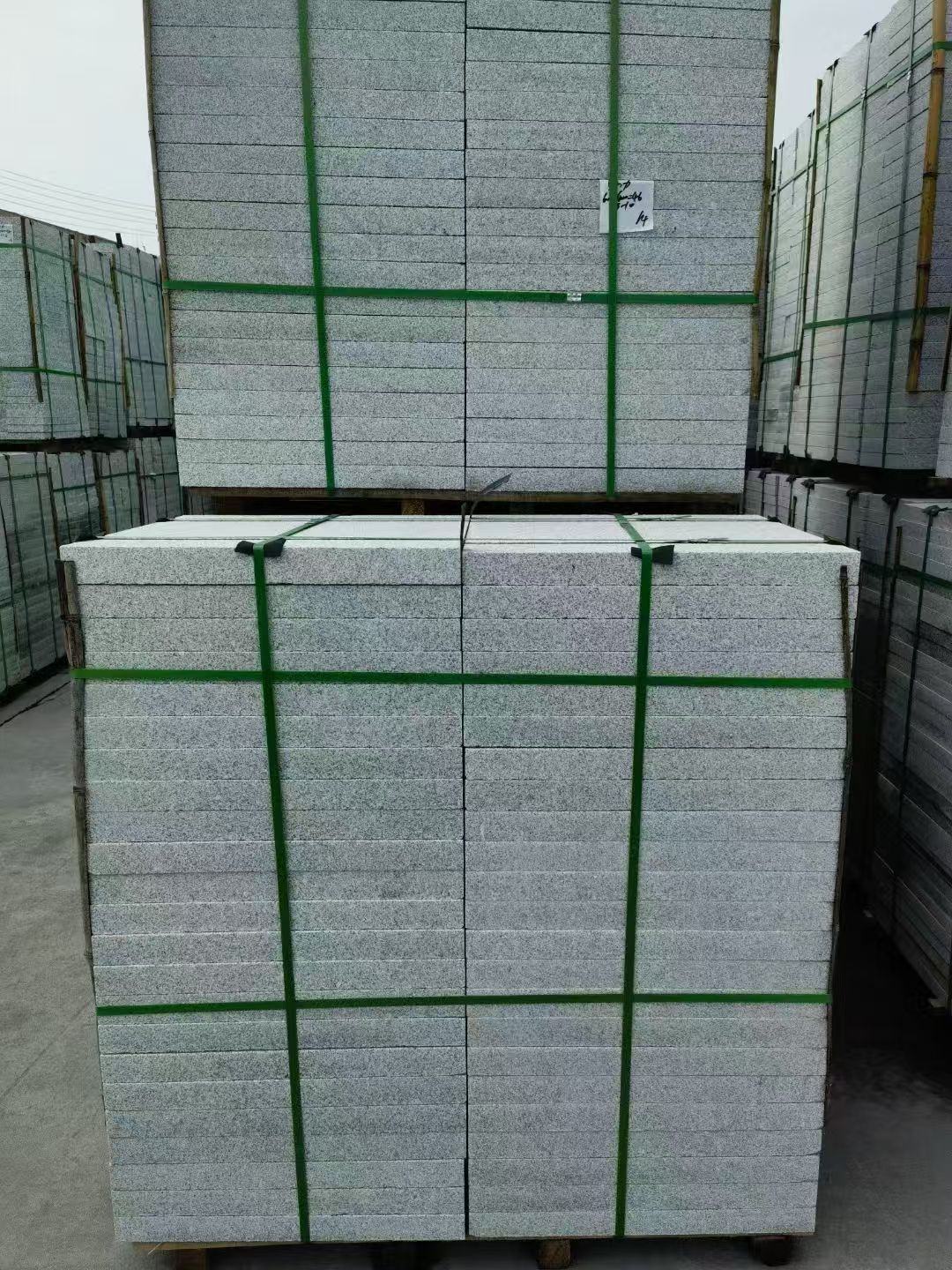 哈密 火烧面地铺石，街道广场园林市政工程板，1.8~5.0厚均有现货