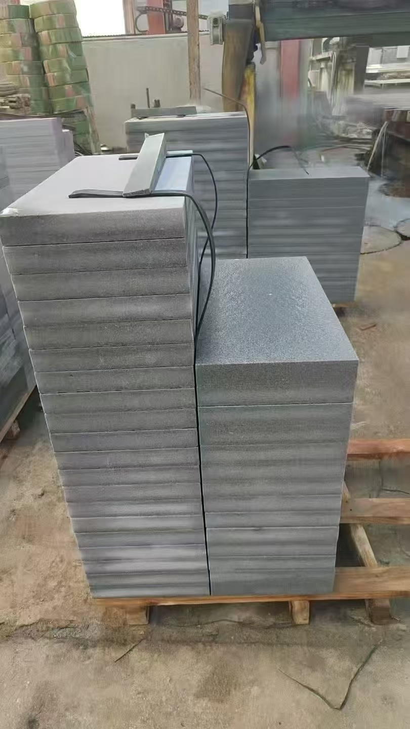 哈密 芝麻灰火烧面300*600*50地铺石材